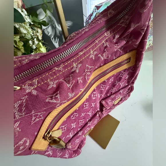 🌈SALE⭐️ Louis Vuitton Monogram Denim Baggy Shoulder Bag in Popular Pink - Picture 4 of 13